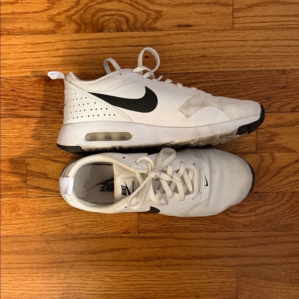 Nike White and Black Air Max Lifestyle Sneakers